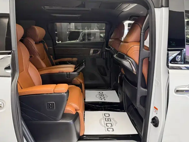 Toyota Alphard — Фото автомобиля 13