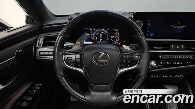 Lexus ES — Фото автомобиля 13