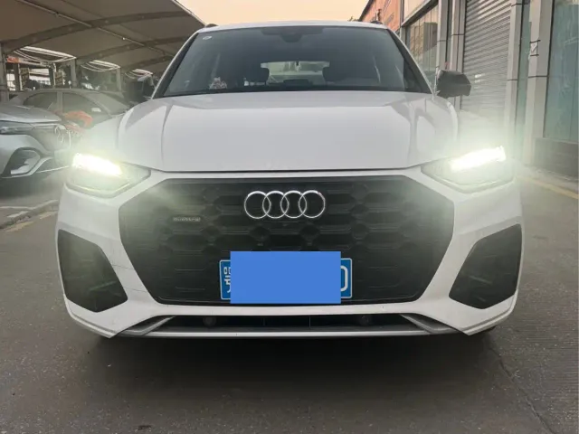 Audi Q5L — Фото автомобиля 2