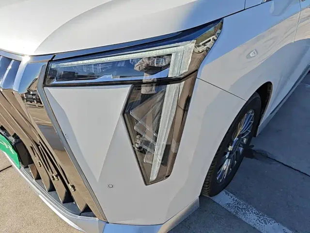 GAC Trumpchi M8 — Фото автомобиля 23