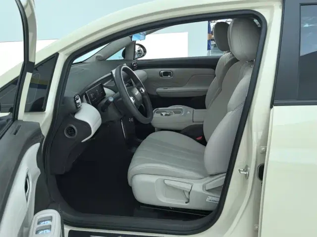 GAC Aion UT — Фото автомобиля 9