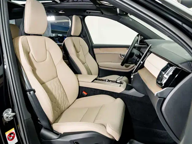 Volvo XC90 — Фото автомобиля 20
