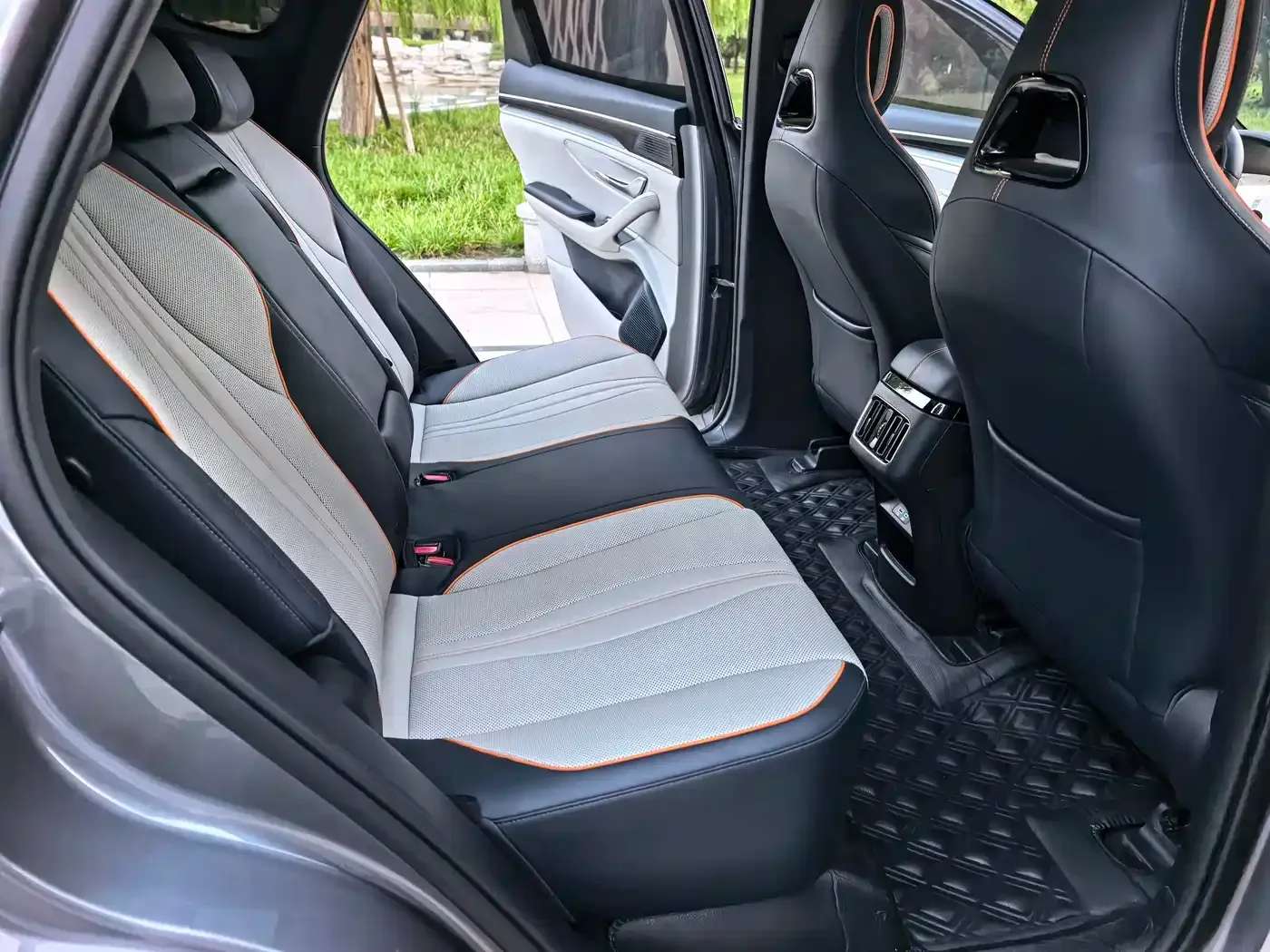 BYD Song PLUS PHEV 2023 Champion Edition DM-i 110KM Flagship — Фото автомобиля 9