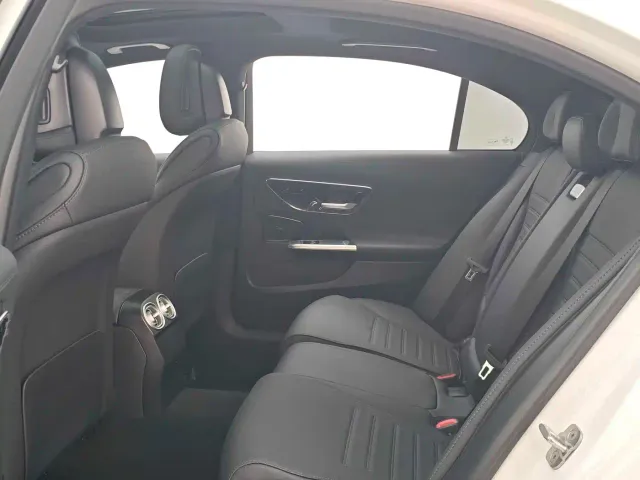 Mercedes-Benz C-Class — Фото автомобиля 16