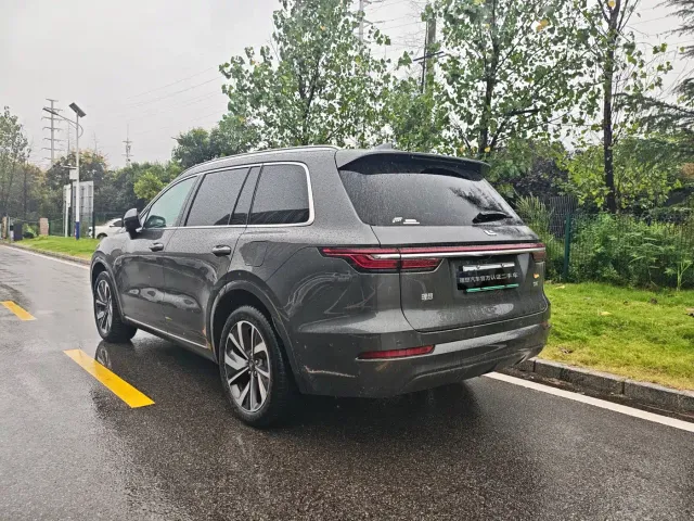 Li Auto ONE — Фото автомобиля 7