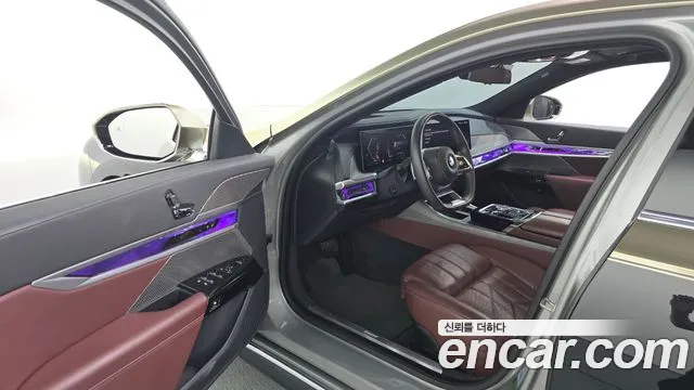 BMW 7-Series 7 серия (G70) 740i sDrive Design Pure Excellence — Фото автомобиля 9