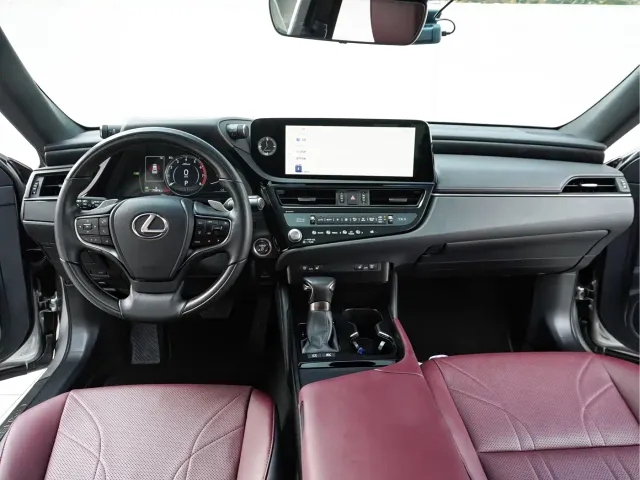 Lexus ES — Фото автомобиля 18