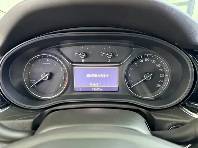 Buick Regal — Фото автомобиля 11