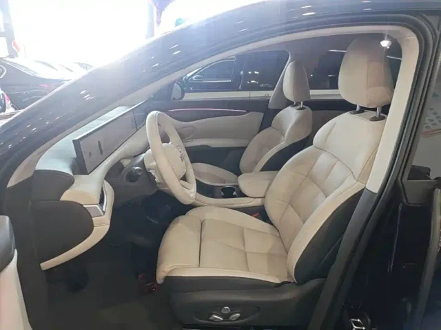 IM Motors LS6 — Фото автомобиля 10