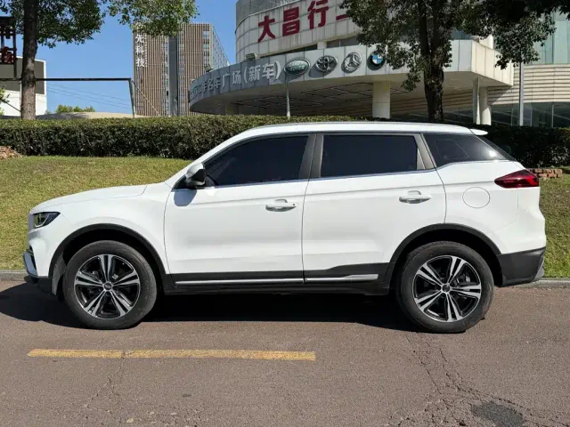 Geely Boyue — Фото автомобиля 3