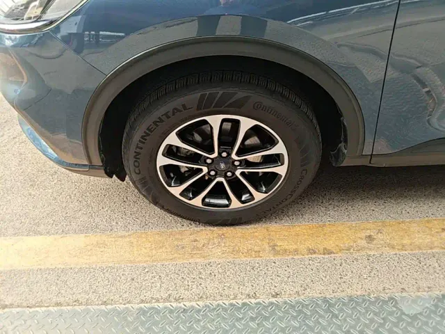 Ford Escape — Фото автомобиля 22