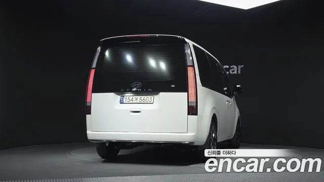 Hyundai Staria Staria Lounge 9 мест — Фото автомобиля 4