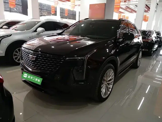 Фотография автомобиля — Cadillac XT4
