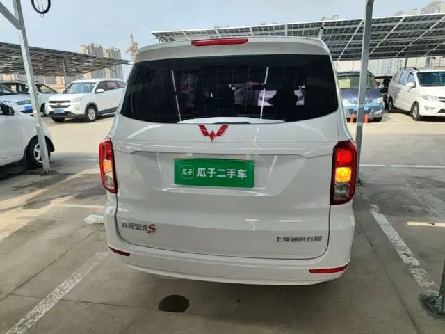 Wuling Hongguang — Фото автомобиля 5
