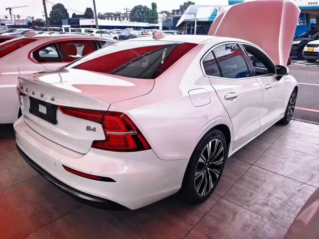 Volvo S60 — Фото автомобиля 7