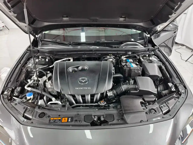 Mazda Axela — Фото автомобиля 20