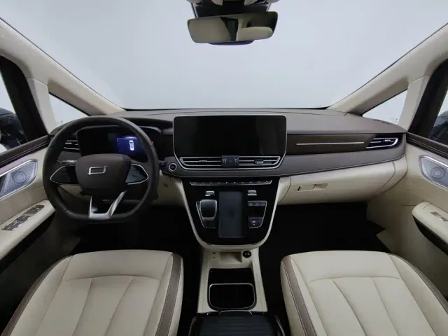 Bestune Besturn M9 — Фото автомобиля 5