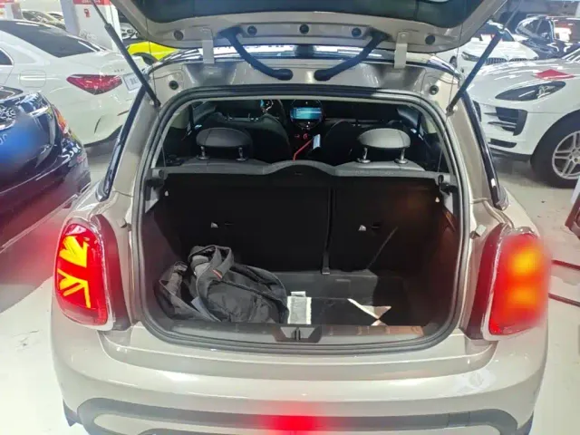 MINI Hatch — Фото автомобиля 18