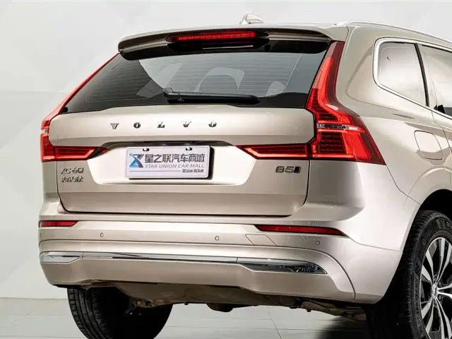 Volvo XC60 — Фото автомобиля 7