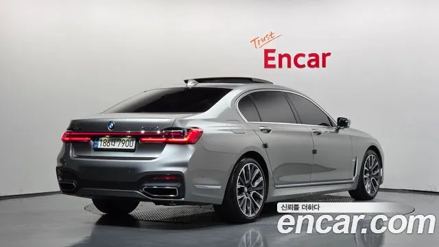 BMW 7 Series — Фото автомобиля 2