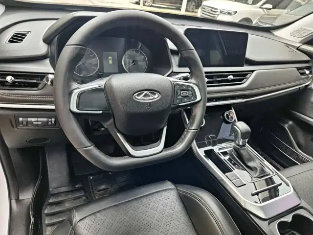 Chery Tiggo 8 — Фото автомобиля 13