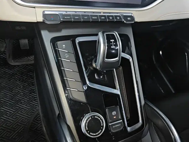 Geely Boyue — Фото автомобиля 13