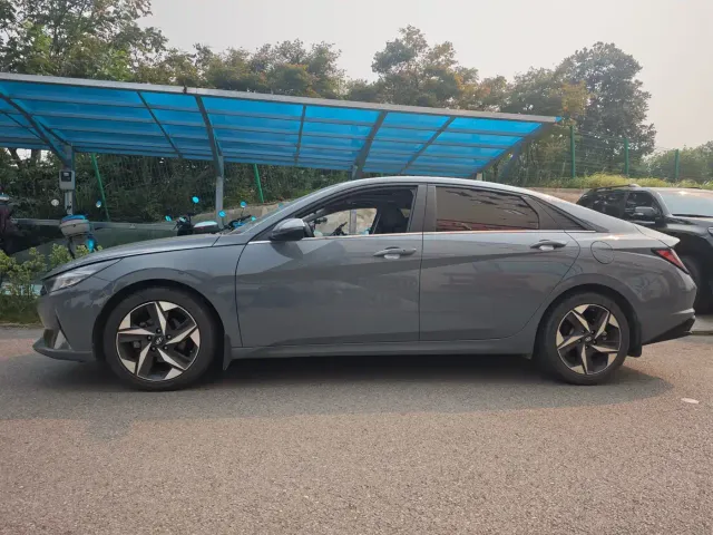 Hyundai Elantra — Фото автомобиля 2