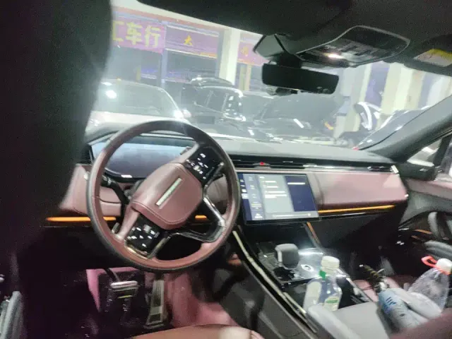 Land Rover Range Rover Sport — Фото автомобиля 3