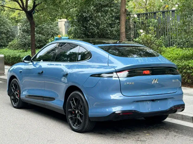 IM Motors LS6 — Фото автомобиля 5