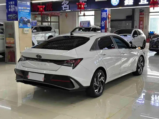 Hyundai Elantra — Фото автомобиля 7