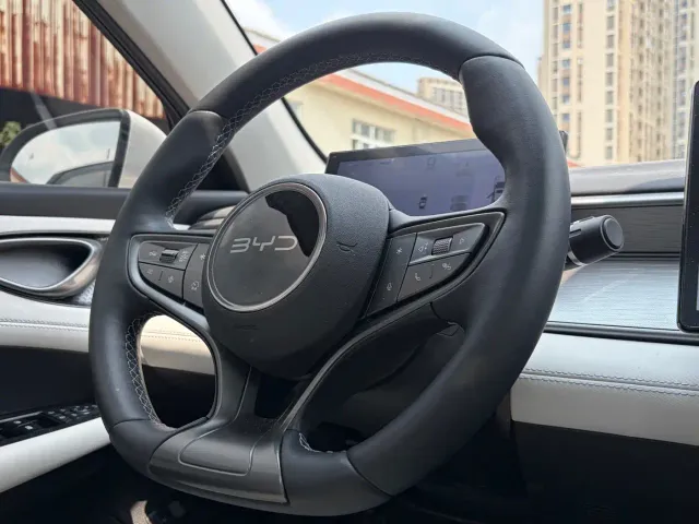 BYD Seal 05 DM-i — Фото автомобиля 13
