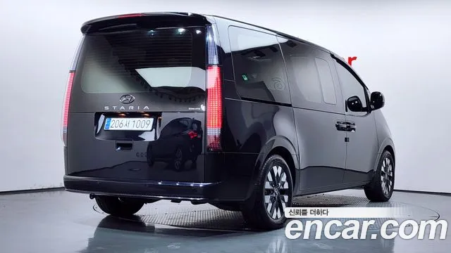 Hyundai Staria — Фото автомобиля 2