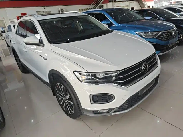 Volkswagen T-Roc — Фото автомобиля 3