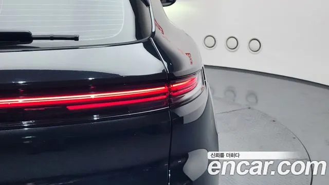 Porsche Cayenne — Фото автомобиля 16