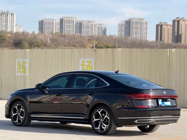 Volkswagen Passat — Фото автомобиля 6