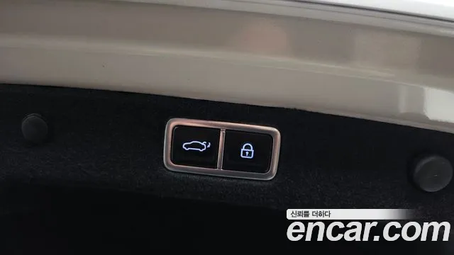 Hyundai Grandeur Grandeur (GN7) 2.5 Бензин 2WD — Фото автомобиля 29