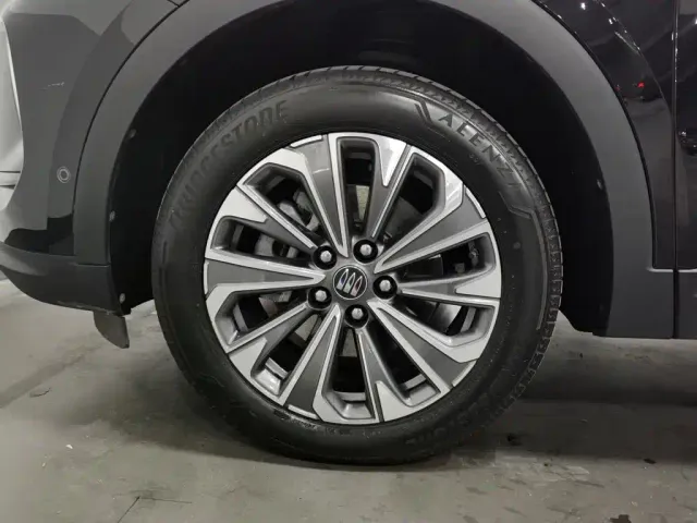 Buick Envision Plus — Фото автомобиля 17