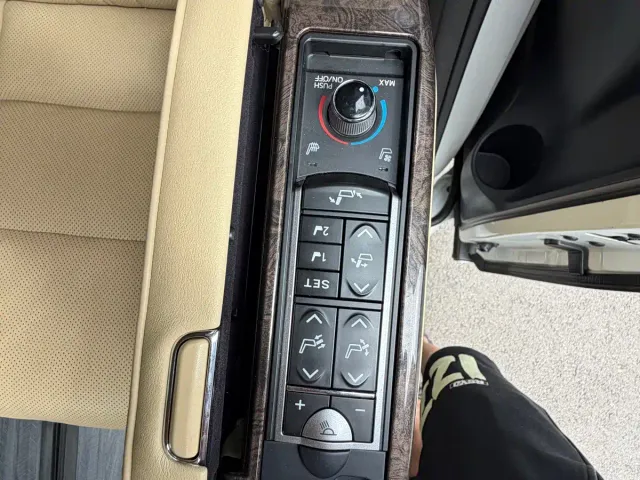 Toyota Alphard — Фото автомобиля 23