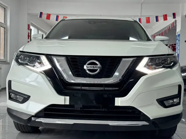 Nissan X-Trail — Фото автомобиля 2