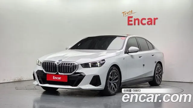 Фотография автомобиля — BMW i5 G60