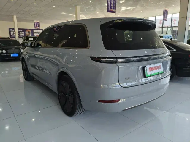 Li Auto L9 — Фото автомобиля 6