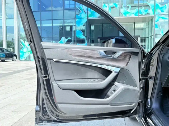 Audi A6L — Фото автомобиля 12