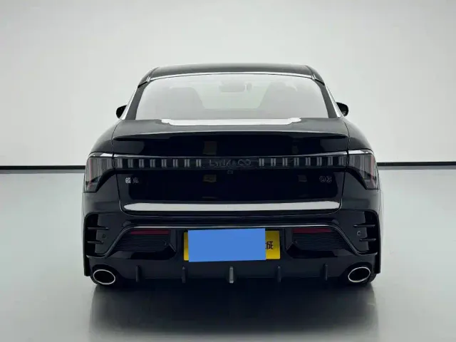 Lynk & Co 03 — Фото автомобиля 5