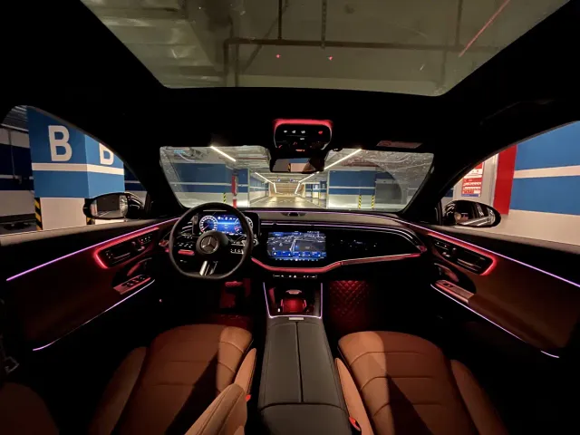 Mercedes-Benz E-Class — Фото автомобиля 16