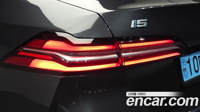 BMW i5 G60 — Фото автомобиля 8