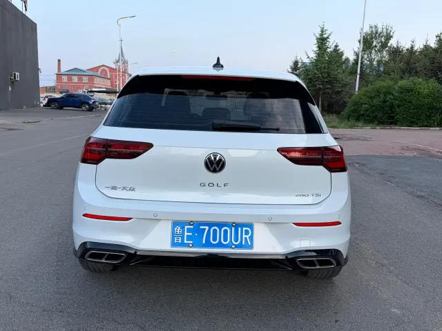 Volkswagen Golf — Фото автомобиля 5