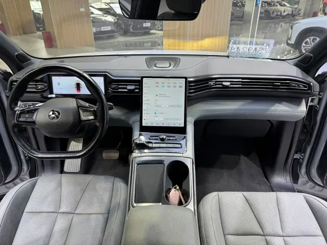 NIO NIO ES8 2020 415KM 6-Seater — Фото автомобиля 19
