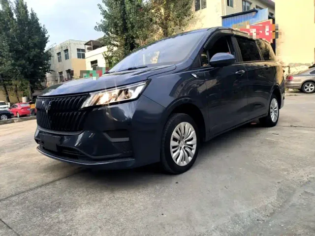 Фотография автомобиля — Wuling Jiachen