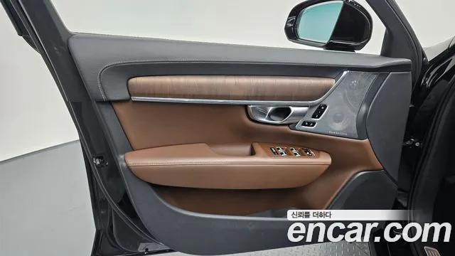 Volvo S90 — Фото автомобиля 13