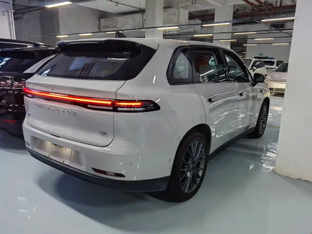 Leapmotor C10 — Фото автомобиля 9